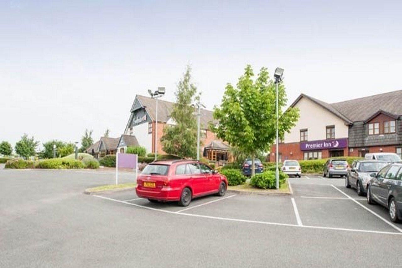 Premier Inn London 莱斯里普 外观 照片